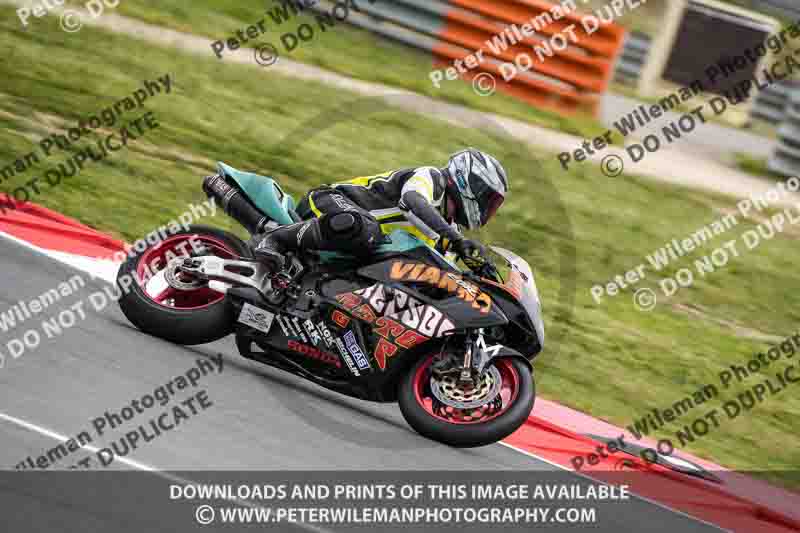cadwell no limits trackday;cadwell park;cadwell park photographs;cadwell trackday photographs;enduro digital images;event digital images;eventdigitalimages;navarra;no limits trackdays;peter wileman photography;racing digital images;trackday digital images;trackday photos